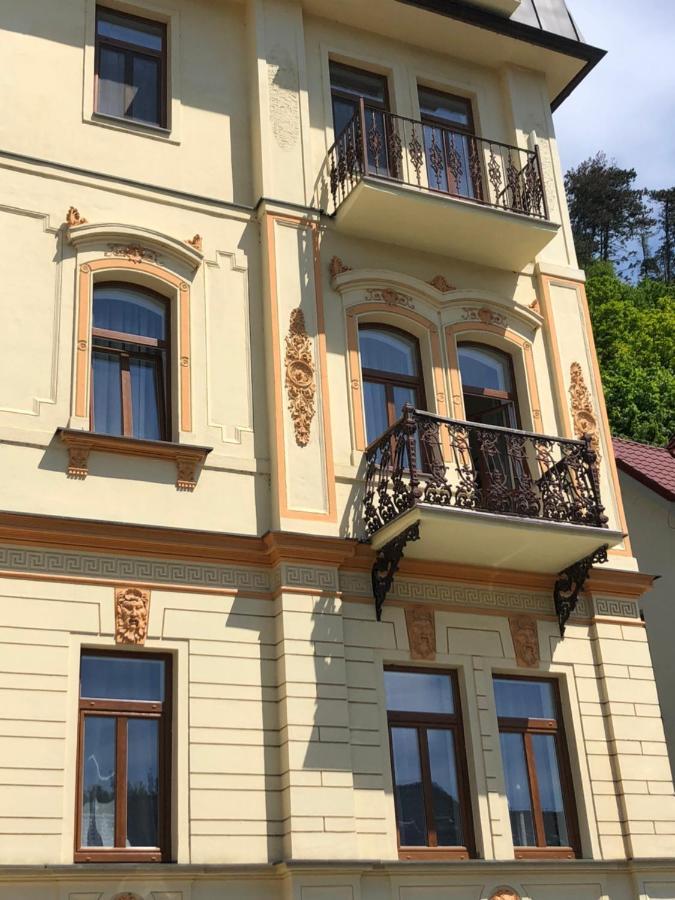 Apartman Marcello トレンチアンスケ・テプリツェ エクステリア 写真