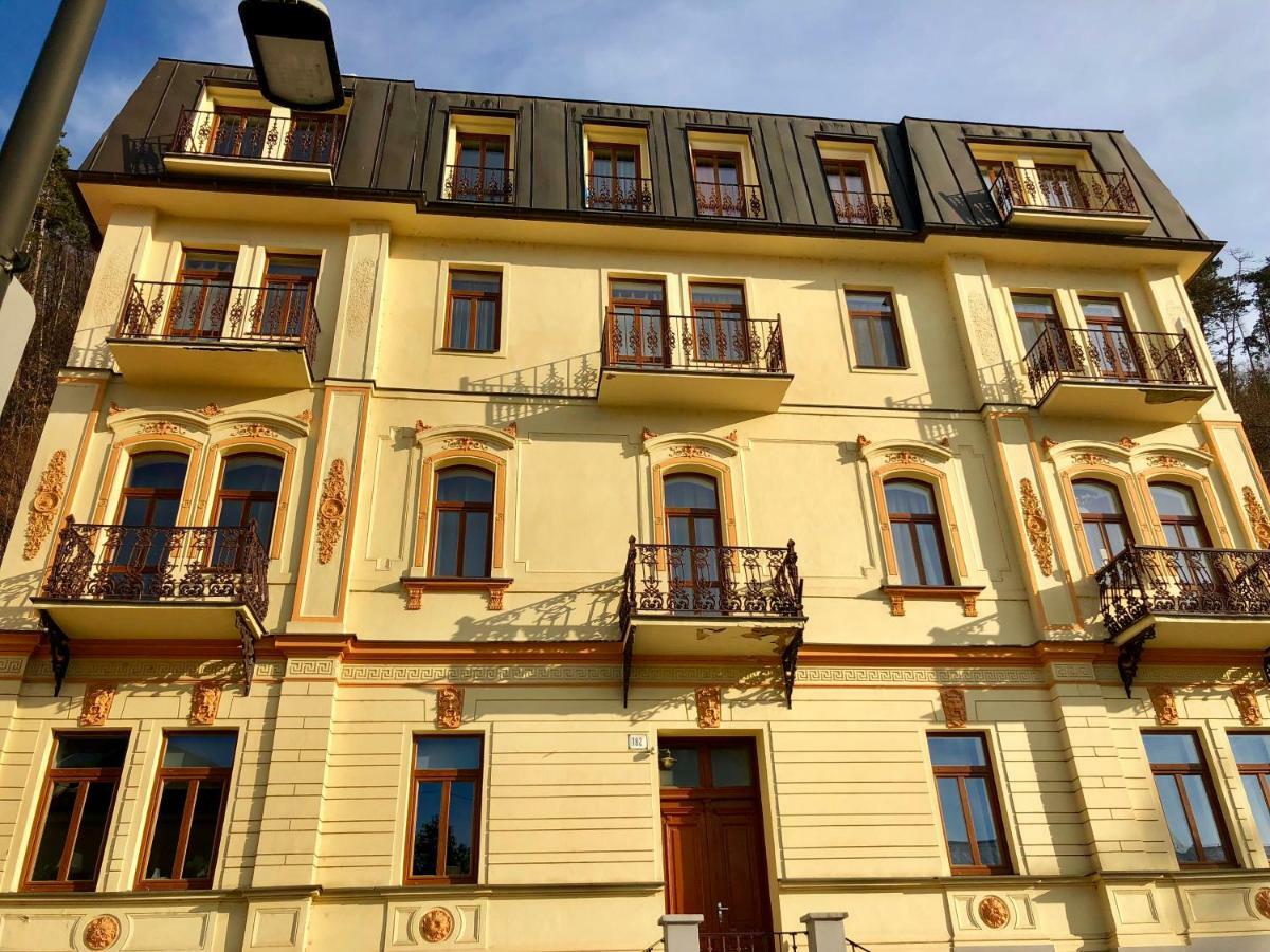 Apartman Marcello トレンチアンスケ・テプリツェ エクステリア 写真